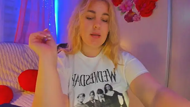 CoraSwon online show from March 11, 4:18 pm