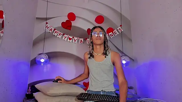 Maxim-Walker online show from February 21, 5:56 am