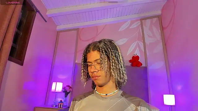 Maxim-Walker online show from March 9, 6:17 am