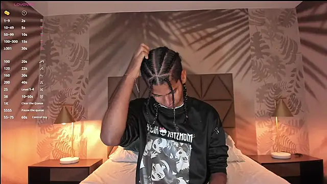 Maxim-Walker online show from November 11, 3:06 am