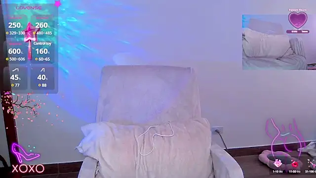 HollyDominic online show from December 29, 9:30 pm