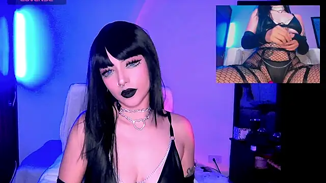 HollyDominic online show from February 28, 5:04 pm