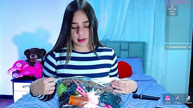 Snapshot of astrid-omega chatting on January 3, 12:33 am astrid-omega online show from January 3, 12:33 am