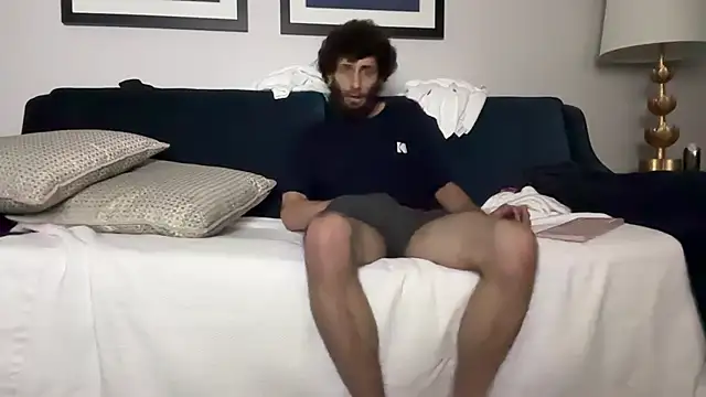 pantslesstraveler plt online show from October 28, 8:51 am