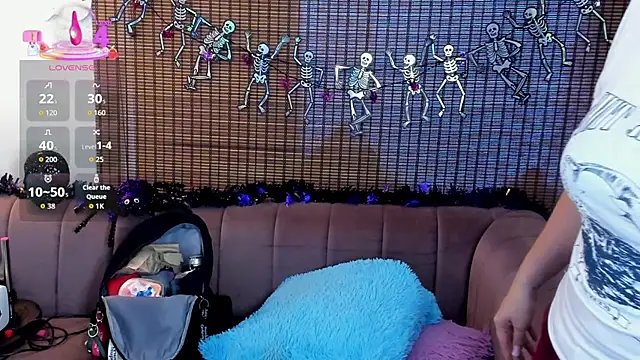 ariana cross online show from October 12, 1:43 pm