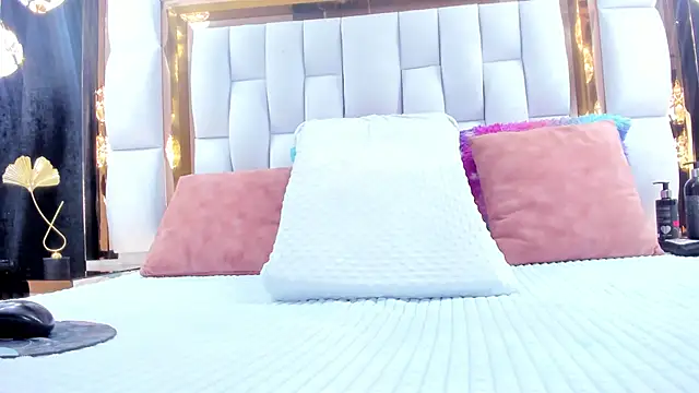 RileySweett online show from September 25, 11:47 am