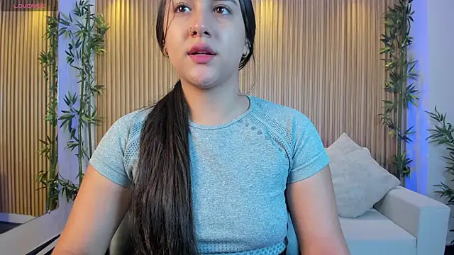 paulina sweett  online show from September 10, 10:59 am