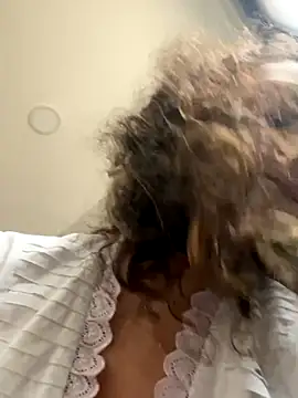 uniquerossie online show from November 17, 9:59 am