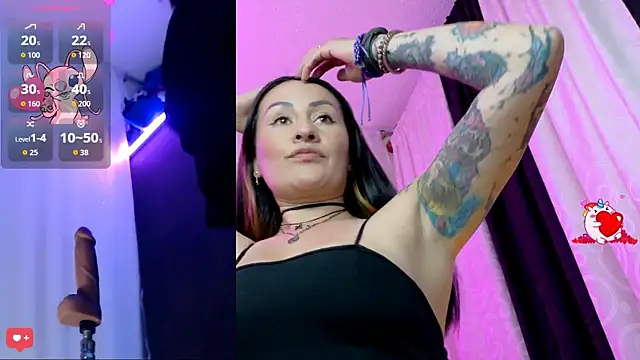 Snapshot of LuisaFernanda170823 chatting on September 12, 9:04 pm LuisaFernanda170823 online show from September 12, 9:04 pm