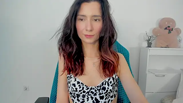 crystalnut online show from November 23, 3:28 am