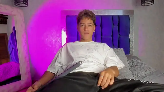 Levy Steve online show from December 4, 4:10 am