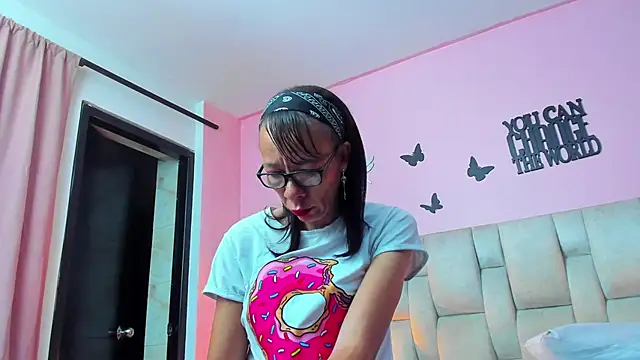 daniela xue online show from February 6, 2:44 am