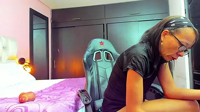 daniela xue online show from February 7, 2:08 am