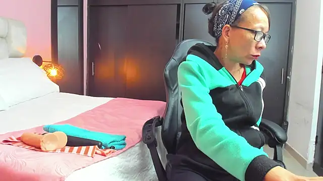 daniela xue online show from February 27, 7:58 pm