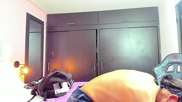 daniela xue online show from March 12, 2:30 am