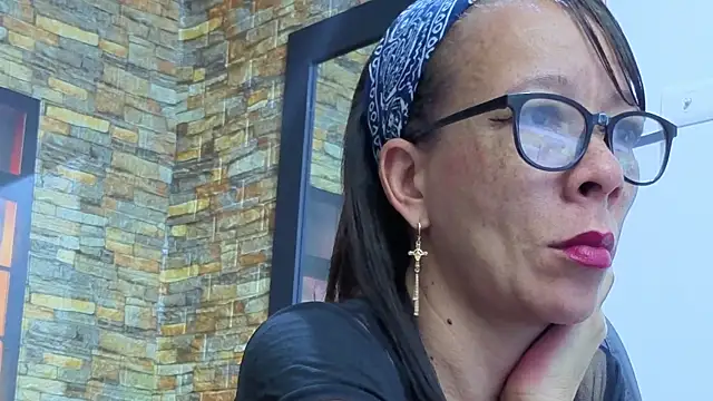 daniela xue online show from September 23, 8:23 pm