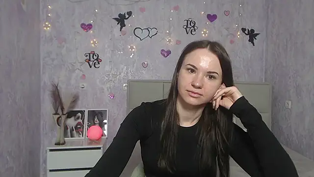 KaraCriegs online show from March 9, 12:10 am