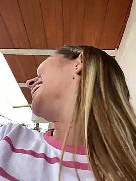 Snapshot of Iris_love18 chatting on February 15, 8:22 pm Iris love18 online show from February 15, 8:22 pm