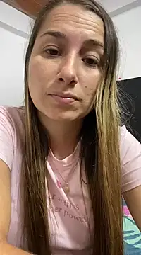 Snapshot of Iris_love18 chatting on February 20, 1:36 am Iris love18 online show from February 20, 1:36 am