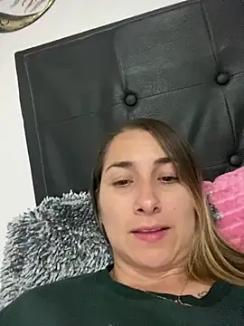 Snapshot of Iris_love18 chatting on February 23, 3:13 am Iris love18 online show from February 23, 3:13 am