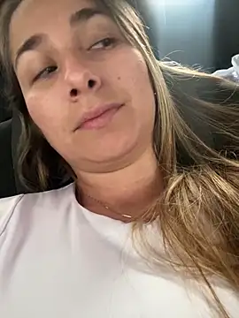 Snapshot of Iris_love18 chatting on February 25, 5:36 pm Iris love18 online show from February 25, 5:36 pm