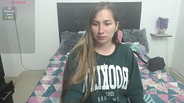 Snapshot of Iris_love18 chatting on February 26, 2:15 am Iris love18 online show from February 26, 2:15 am