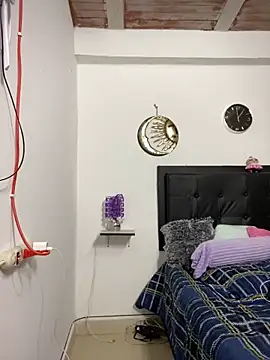 Snapshot of Iris_love18 chatting on March 6, 6:05 pm Iris love18 online show from March 6, 6:05 pm