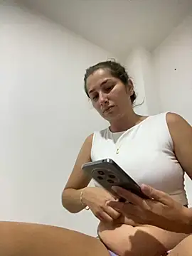 Snapshot of Iris_love18 chatting on October 4, 11:52 am Iris love18 online show from October 4, 11:52 am