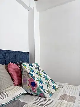 Snapshot of Iris_love18 chatting on October 18, 9:59 pm Iris love18 online show from October 18, 9:59 pm