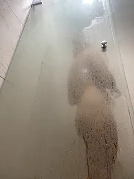 Snapshot of Iris_love18 chatting on October 25, 12:07 am Iris love18 online show from October 25, 12:07 am