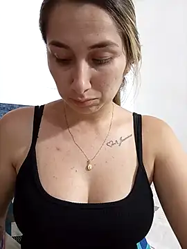 Snapshot of Iris_love18 chatting on October 29, 7:15 pm Iris love18 online show from October 29, 7:15 pm