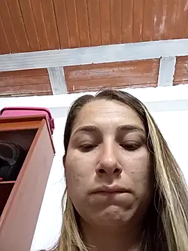 Snapshot of Iris_love18 chatting on November 8, 1:44 pm Iris love18 online show from November 8, 1:44 pm