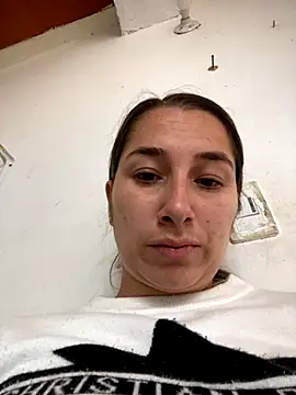 Snapshot of Iris_love18 chatting on November 17, 1:28 pm Iris love18 online show from November 17, 1:28 pm