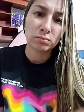 Snapshot of Iris_love18 chatting on November 18, 2:06 am Iris love18 online show from November 18, 2:06 am