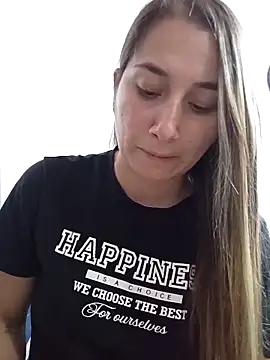 Snapshot of Iris_love18 chatting on November 18, 8:46 pm Iris love18 online show from November 18, 8:46 pm