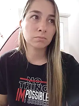 Snapshot of Iris_love18 chatting on November 19, 9:37 pm Iris love18 online show from November 19, 9:37 pm