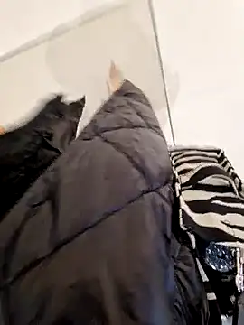 Snapshot of Ina_HotX chatting on December 7, 3:41 pm Ina HotX online show from December 7, 3:41 pm