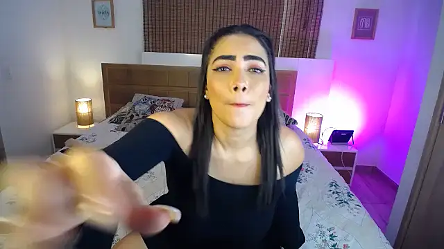 Snapshot of ShanonLe chatting on January 17, 9:17 pm ShanonLe online show from January 17, 9:17 pm