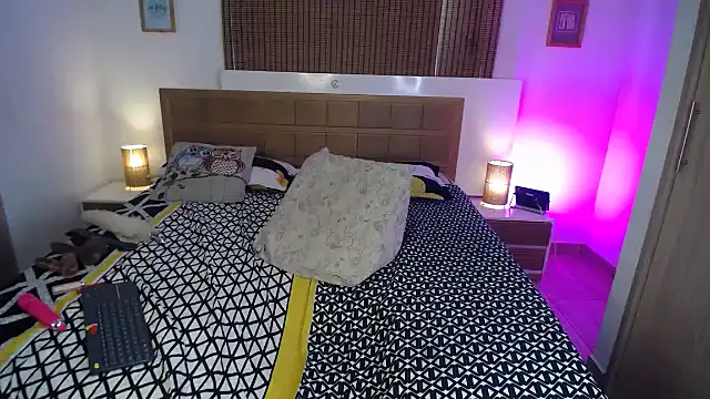 Snapshot of ShanonLe chatting on February 20, 6:46 pm ShanonLe online show from February 20, 6:46 pm