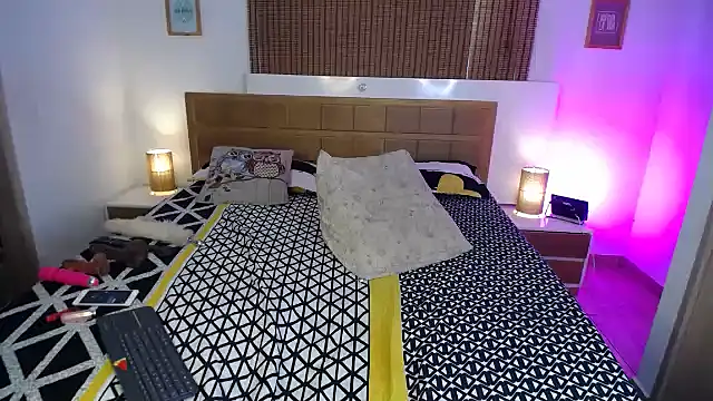 Snapshot of ShanonLe chatting on February 20, 9:53 pm ShanonLe online show from February 20, 9:53 pm