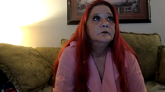 LexxiLeeds online show from October 12, 10:25 am