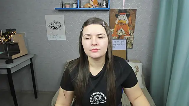 Snapshot of LineraPitts chatting on December 15, 8:52 am LineraPitts online show from December 15, 8:52 am