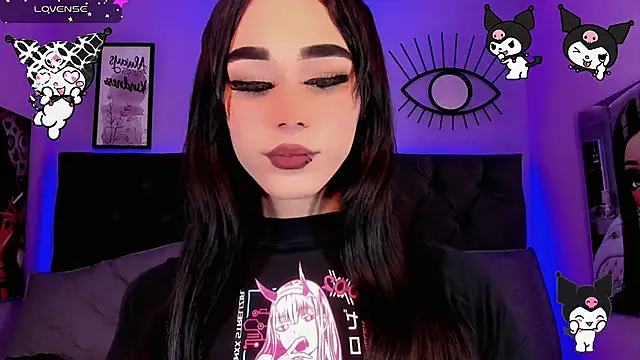 Snapshot of kimMaddiee chatting on October 3, 6:10 am kimMaddiee online show from October 3, 6:10 am