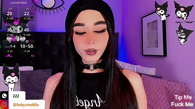 Snapshot of kimMaddiee chatting on October 11, 6:01 am kimMaddiee online show from October 11, 6:01 am