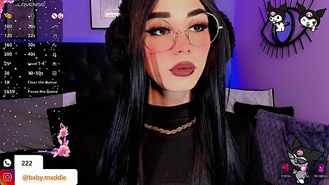 Snapshot of kimMaddiee chatting on October 19, 7:09 am kimMaddiee online show from October 19, 7:09 am