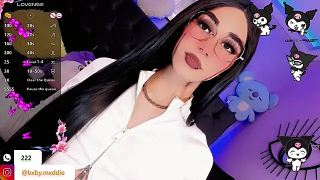 Snapshot of kimMaddiee chatting on October 22, 6:35 am kimMaddiee online show from October 22, 6:35 am