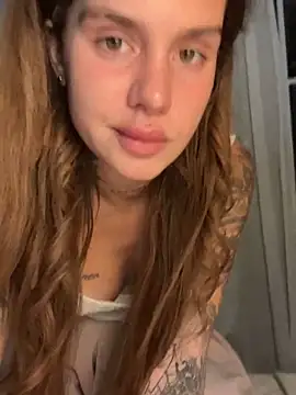 EmiliaCatalina online show from January 31, 2:15 am