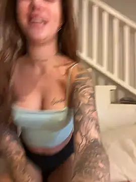 EmiliaCatalina online show from February 12, 9:22 pm