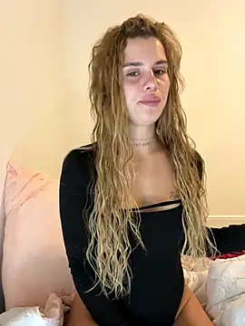 EmiliaCatalina online show from October 15, 11:27 pm