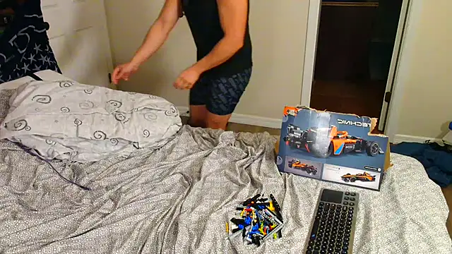 zack Fisher online show from February 4, 1:56 am